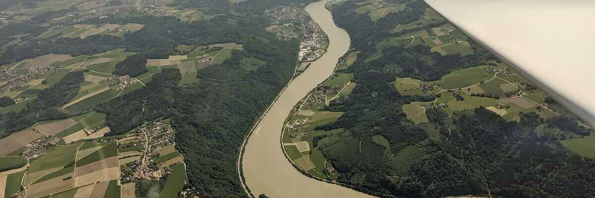Flugwegposition um 09:46:26: Aufgenommen in der Nähe von Passau, Deutschland in 1757 Meter